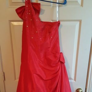 Red prom dress